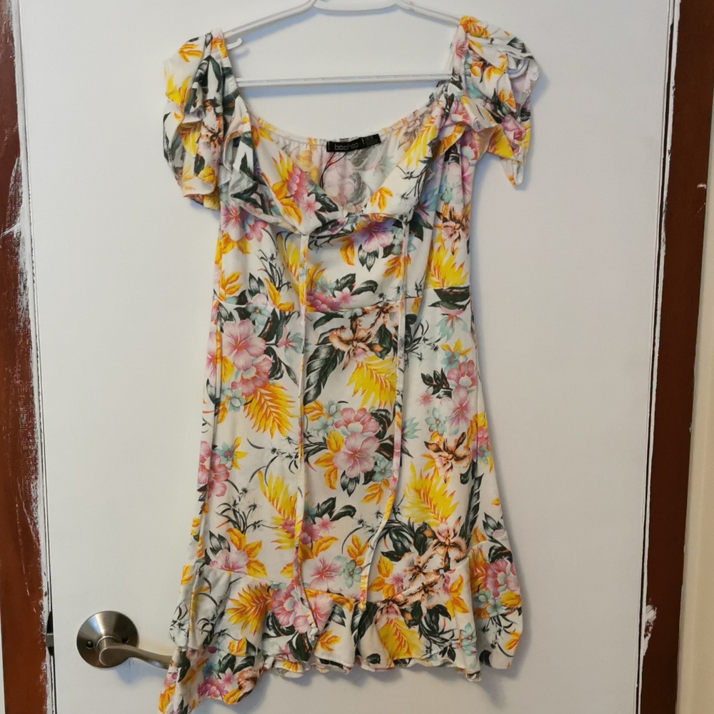 Tropical boohoo minidress